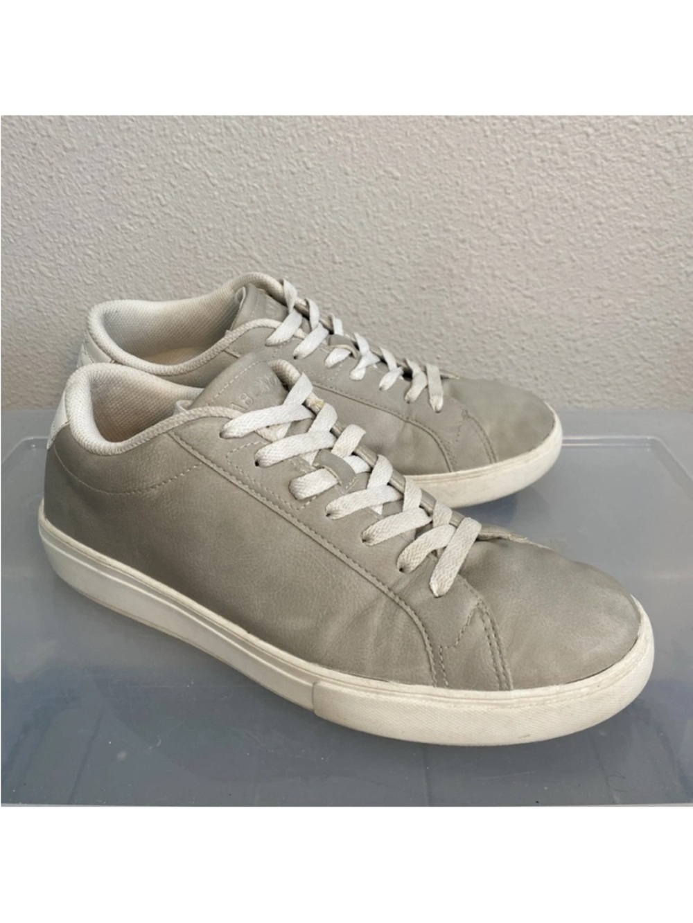 Men Sz 9 Billabong Gray Low Profile Lace Up Sneaker Shoes Good Condition Casual
